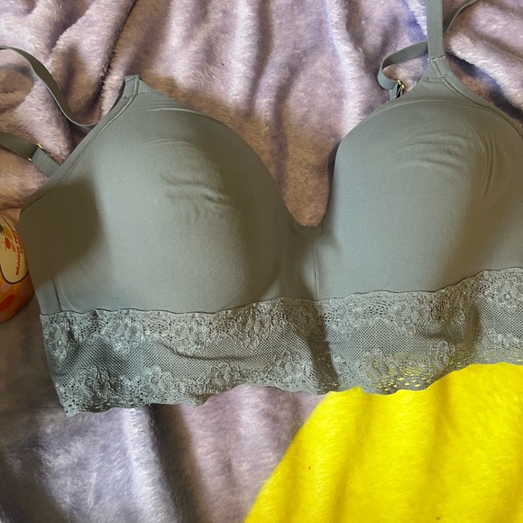 Natori Other - NWOT Natori Wireless lace 32D